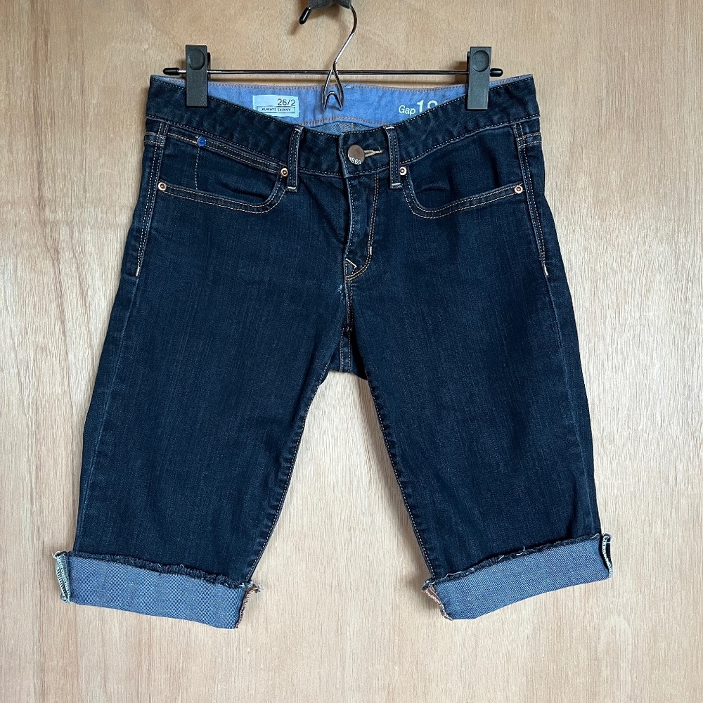 GAP 1969 Always Skinny Dark Blue Low Rise Bermuda Cut Off Jean Shorts 2/26